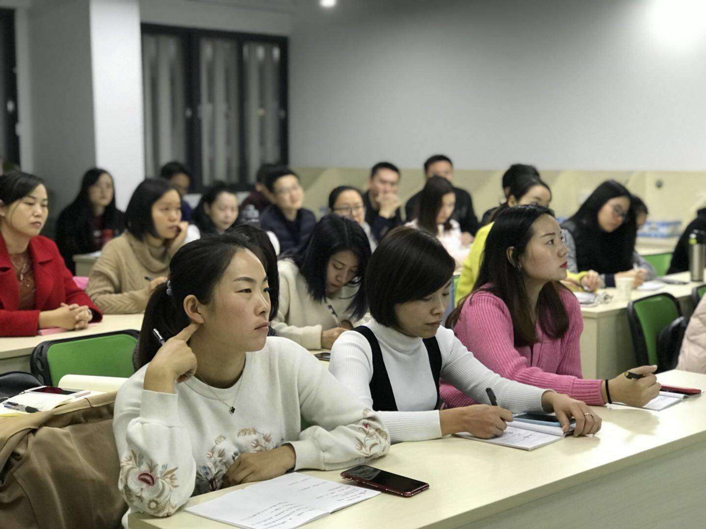 視普泰小班制高級眼鏡驗光員考證培訓班開課啦