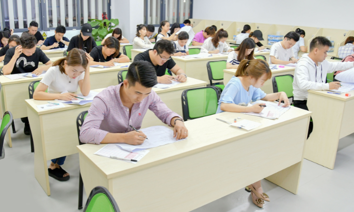 驗(yàn)光師資格證怎么考？驗(yàn)光師證費(fèi)用多少？