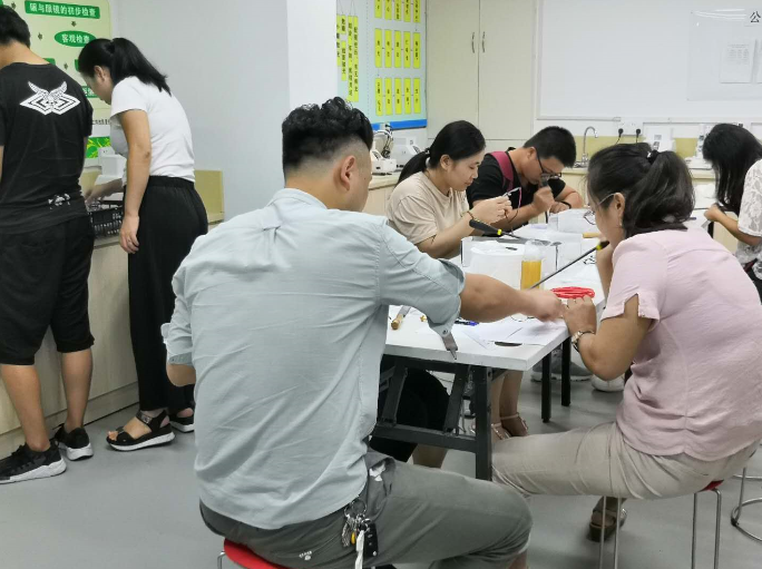 驗光師定配工