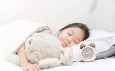 孩子每天睡眠不足9小時，近視風(fēng)險增9倍