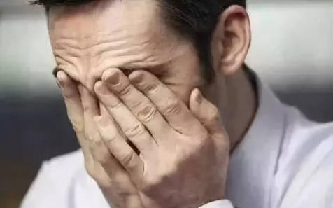 【驗(yàn)光配鏡知識(shí)】眼睛干澀、刺痛？眼科專家教你如何自查干眼癥