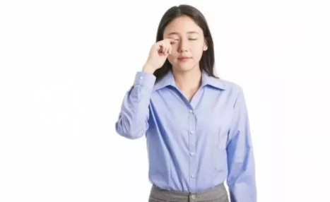 【驗(yàn)光配鏡知識(shí)】眼睛干澀、刺痛？眼科專家教你如何自查干眼癥