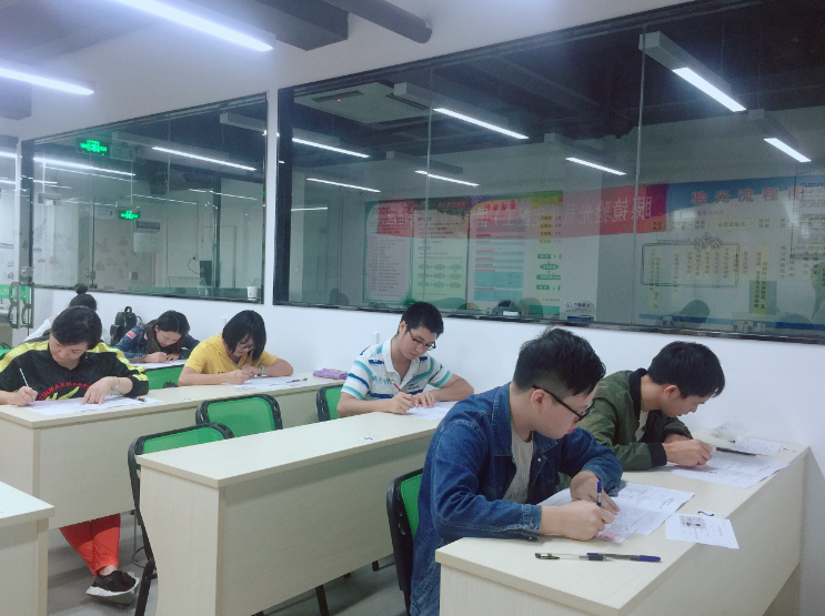 深圳視普泰第四屆驗(yàn)光師定配工培訓(xùn)班順利畢業(yè)?。?！