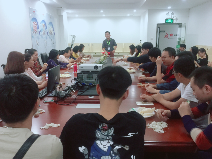 深圳視普泰第四屆驗(yàn)光師定配工培訓(xùn)班順利畢業(yè)?。。? width=