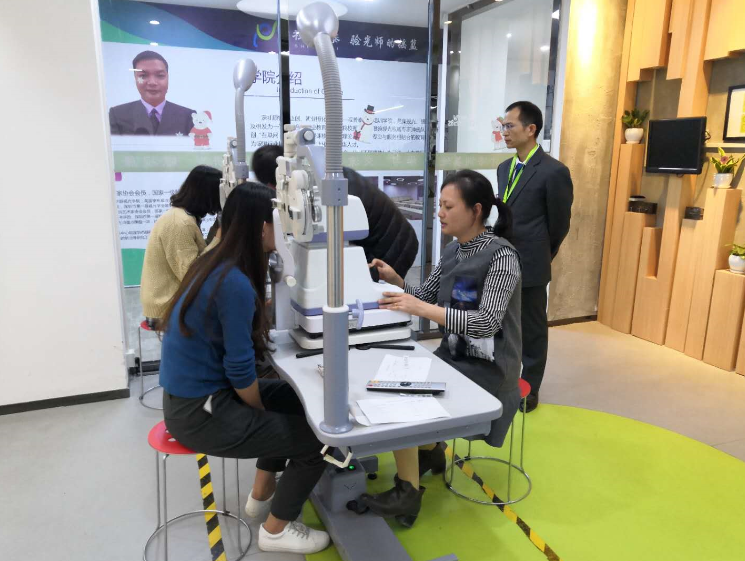 深圳視普泰驗(yàn)光定配工培訓(xùn)第五屆技能班順利畢業(yè)