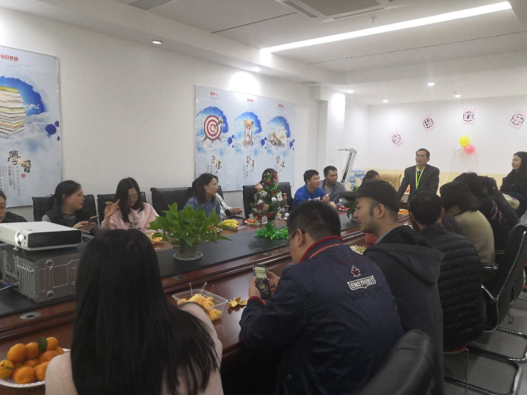 深圳視普泰驗(yàn)光定配工培訓(xùn)第五屆技能班順利畢業(yè)