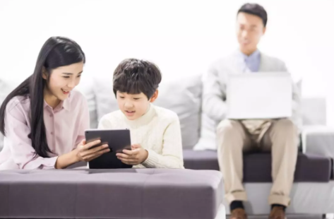 香港千人調(diào)查報(bào)告顯示：超過(guò)4成4-6歲兒童因視力問(wèn)題需配戴眼鏡