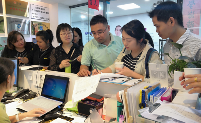 深圳視普泰第六屆驗(yàn)光定配培訓(xùn)班順利畢業(yè)