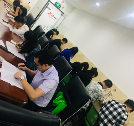 深圳視普泰第六屆驗(yàn)光定配培訓(xùn)班順利畢業(yè)