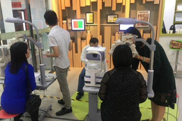 深圳視普泰第六屆驗(yàn)光定配培訓(xùn)班順利畢業(yè)
