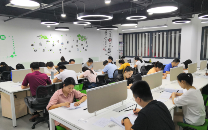 視普泰第七屆驗光定配技能精修考證班順利畢業(yè)！?。? width=