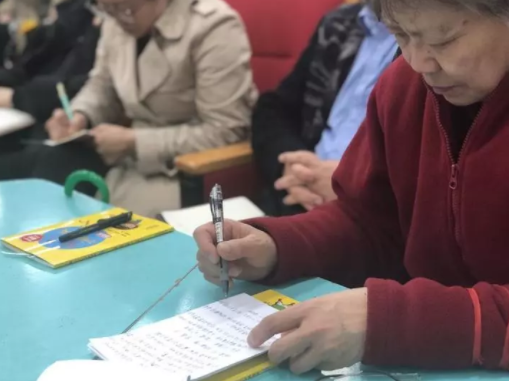 小學(xué)三年級是近視“分水嶺”？網(wǎng)課是“視力殺手”？