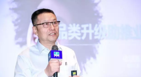 品類功能化升級，創(chuàng)造極致感體驗：依視路聯(lián)合歐萊雅舉行跨界培訓(xùn)會