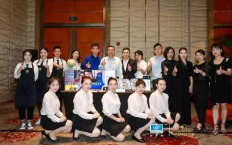 品類功能化升級，創(chuàng)造極致感體驗：依視路聯(lián)合歐萊雅舉行跨界培訓(xùn)會
