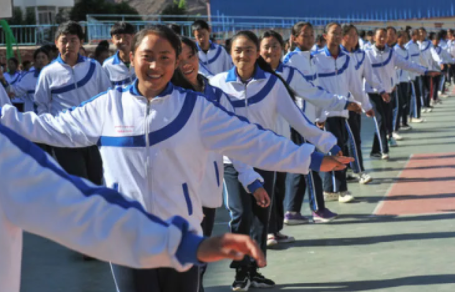 健康中國行動出臺，高度重視孩子眼健康，嚴(yán)禁手機等產(chǎn)品進入中小學(xué)課堂