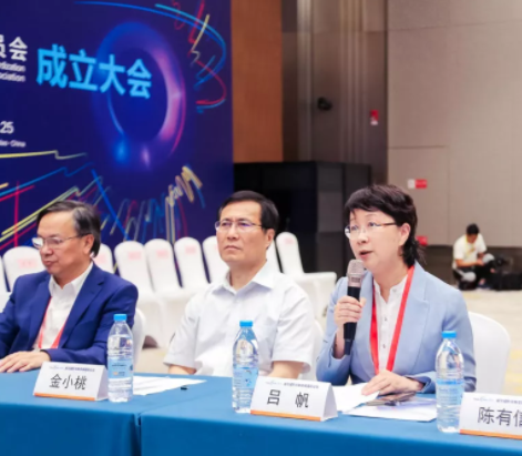 中國衛(wèi)生信息與健康醫(yī)療大數(shù)據(jù)學(xué)會(huì)眼視光標(biāo)委會(huì)眼視光專委會(huì)近視學(xué)組成立