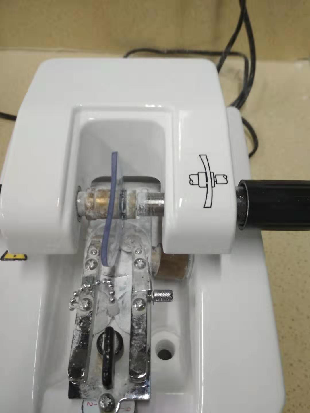 眼鏡半框架的加工
