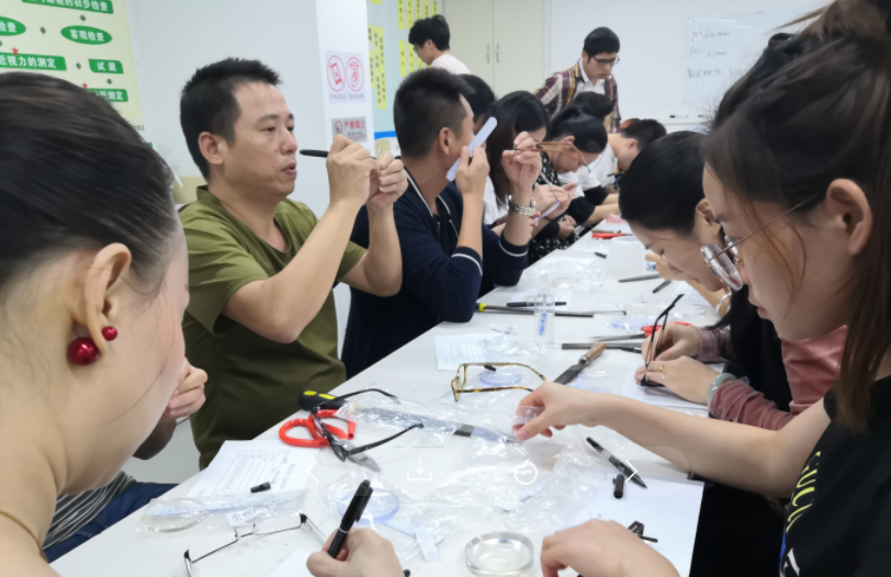 深圳視普泰第九屆驗光定配培訓學員順利畢業(yè)?。?！