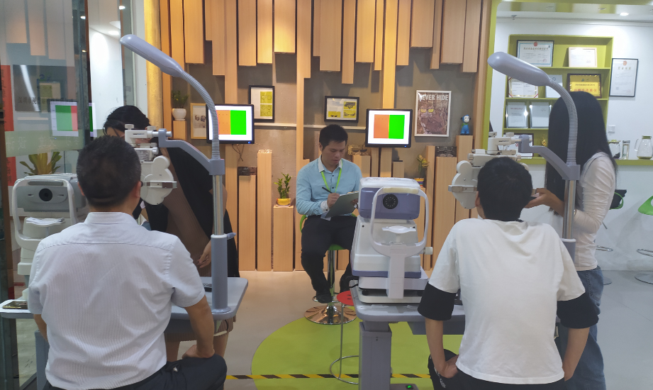 深圳視普泰第九屆驗光定配培訓學員順利畢業(yè)?。。? width=